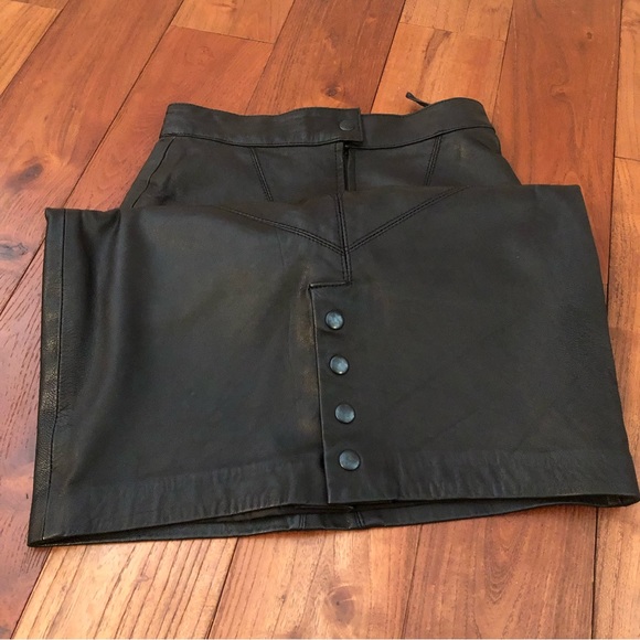 Black Club pele leather skirt size 8 ( very slim fit ) more a sz 2 - Picture 7 of 8